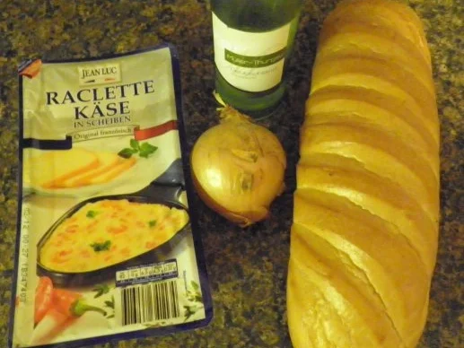 Rezept: Brotauflauf "Winzer Art" Bild Nr. 3 Brotauflauf "Winzer Art" - Rezept - Bild Nr. 3