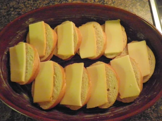 Rezept: Brotauflauf "Winzer Art" Bild Nr. 4 Brotauflauf "Winzer Art" - Rezept - Bild Nr. 4