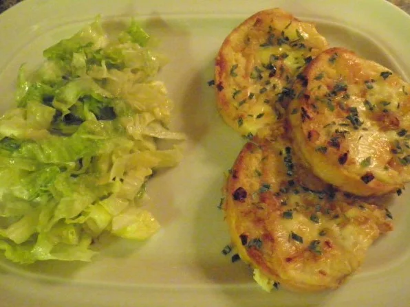 Rezept: Brotauflauf "Winzer Art" Bild Nr. 2 Brotauflauf "Winzer Art" - Rezept - Bild Nr. 2