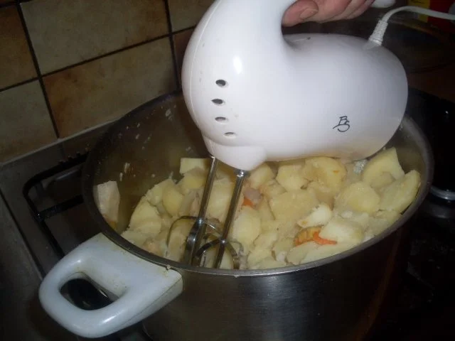 Rezept: BERNER KARTOFFELSUPPE Bild Nr. 4 BERNER KARTOFFELSUPPE - Rezept - Bild Nr. 4