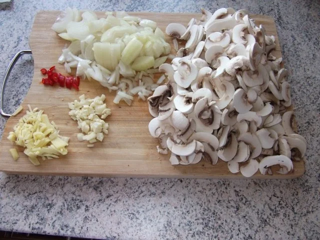 Hähnchenfilets geschmort  in Champignons - Rezept - Bild Nr. 4