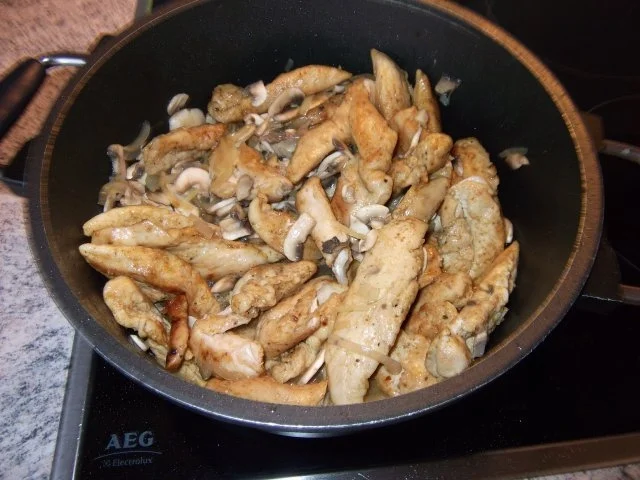 Hähnchenfilets geschmort  in Champignons - Rezept - Bild Nr. 7
