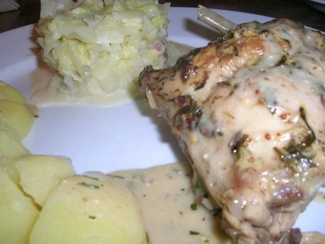 Kaninchen in Estragon-Senf-Sauce (einfach nur lecker die Sauce!) an Spitzkohlgemüse - Rezept - Bild Nr. 3