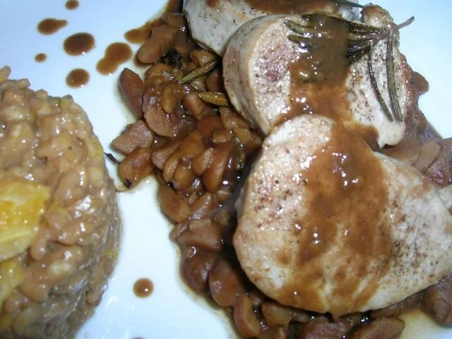 Schweinemedaillons mit Kastanien-Cognac-Kaffee-Sauce an Kaffeerisotto - Rezept - Bild Nr. 2