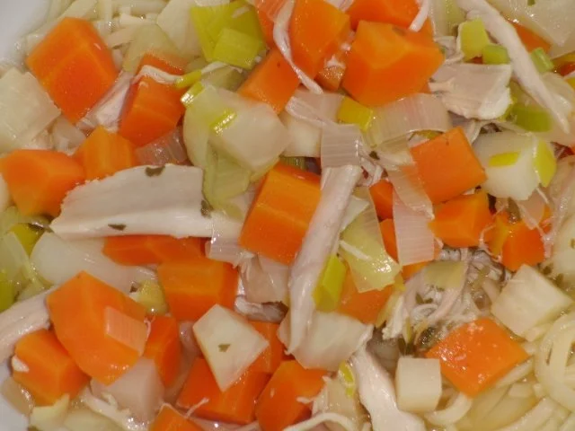 Suppe : Hühner-Eintopf mit Wintergemüse und Suppennudeln nach Wahl - Rezept - Bild Nr. 7