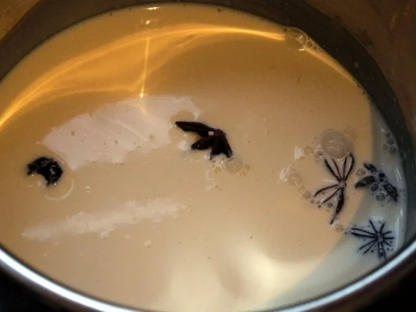 Rezept: Panna Cotta "Two spices" mit Rum-Kirschen Bild Nr. 2 Panna Cotta "Two spices" mit Rum-Kirschen - Rezept - Bild Nr. 2