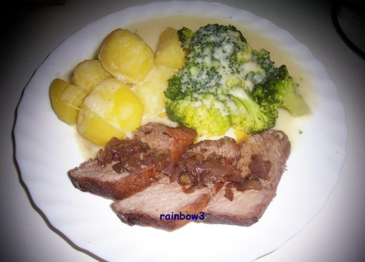 Bilder für Kochen: Rinderbraten mit Rotwein-Zwiebel-Sauce - Rezept