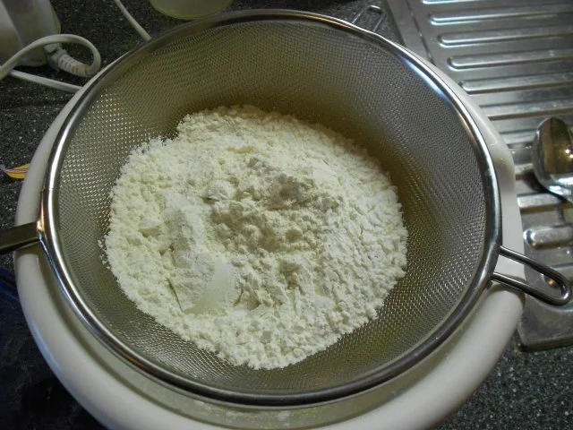 Rezept: Biskuitschnitten mit Schokokern Bild Nr. 12 Biskuitschnitten mit Schokokern - Rezept - Bild Nr. 12