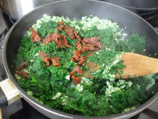 Rezept: Canneloni mit Spinat-Feta-Füllung Bild Nr. 3 Canneloni mit Spinat-Feta-Füllung - Rezept - Bild Nr. 3