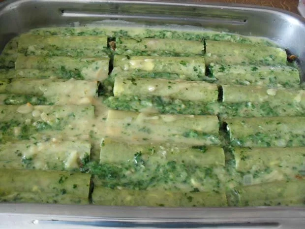Rezept: Canneloni mit Spinat-Feta-Füllung Bild Nr. 8 Canneloni mit Spinat-Feta-Füllung - Rezept - Bild Nr. 8