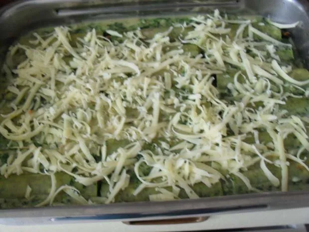 Rezept: Canneloni mit Spinat-Feta-Füllung Bild Nr. 9 Canneloni mit Spinat-Feta-Füllung - Rezept - Bild Nr. 9