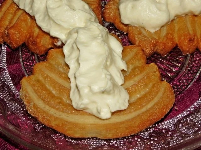 Rezept: Blätterteigfächer mit Sahne Bild Nr. 4 Blätterteigfächer mit Sahne - Rezept - Bild Nr. 4