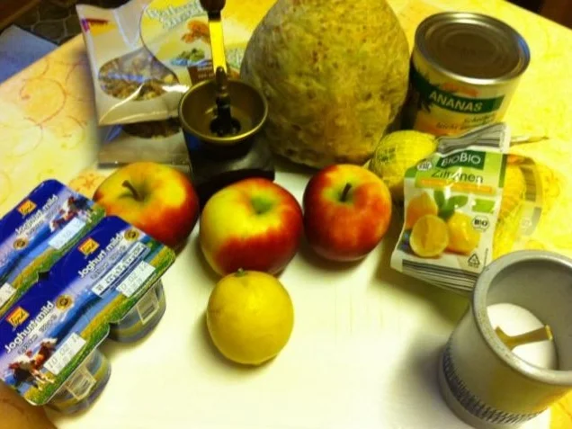 Rezept: Waldorf Salat Bild Nr. 2 Waldorf Salat - Rezept - Bild Nr. 2