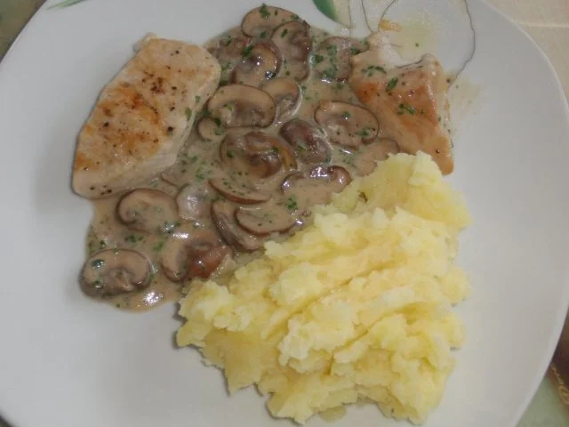 Pute : Putenfilet mit braunen Champignon in Sahnesoße - Rezept - Bild Nr. 3