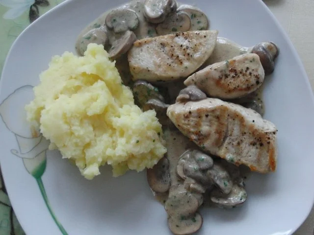 Pute : Putenfilet mit braunen Champignon in Sahnesoße - Rezept - Bild Nr. 4