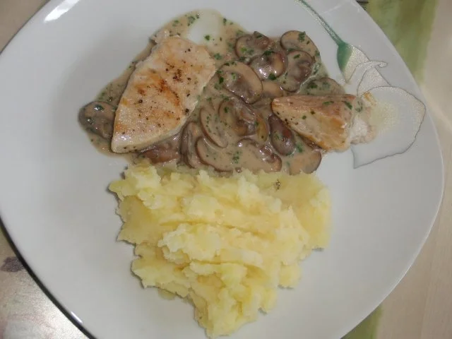 Pute : Putenfilet mit braunen Champignon in Sahnesoße - Rezept - Bild Nr. 5