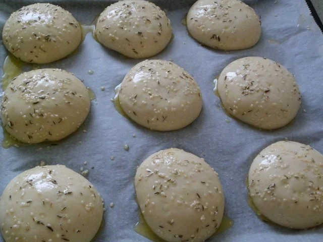 Rezept: Thymian - Sesam - Brötchen Bild Nr. 4 Thymian - Sesam - Brötchen - Rezept - Bild Nr. 4