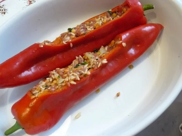 Rezept: Gefüllte Paprikaschoten arabisch mit Joghurt Bild Nr. 11 Gefüllte Paprikaschoten arabisch mit Joghurt - Rezept - Bild Nr. 11
