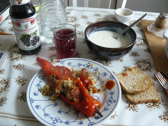 Rezept: Gefüllte Paprikaschoten arabisch mit Joghurt Bild Nr. 15 Gefüllte Paprikaschoten arabisch mit Joghurt - Rezept - Bild Nr. 15