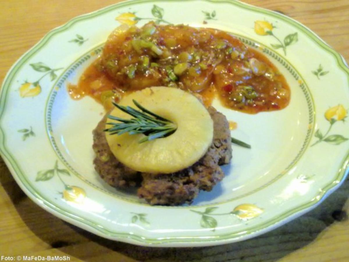 Bilder für Feuriges Hacksteak mit Ananas - Rezept