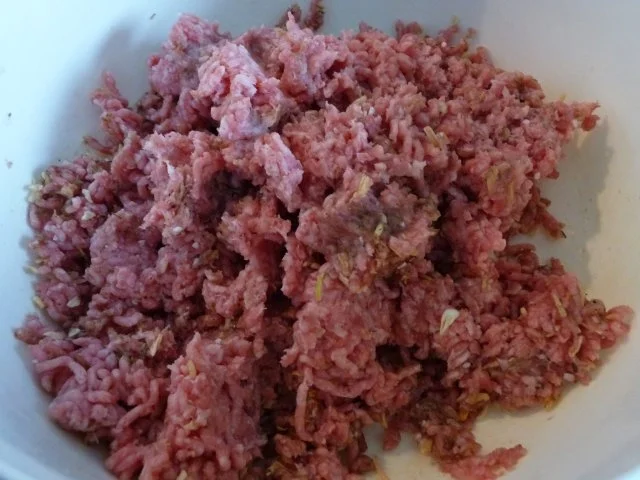 Rezept: Hackfleisch : Mini - Fleischküchle mit Eiern in Gemüsesoße Bild Nr. 2 Hackfleisch : Mini - Fleischküchle mit Eiern in Gemüsesoße - Rezept - Bild Nr. 2