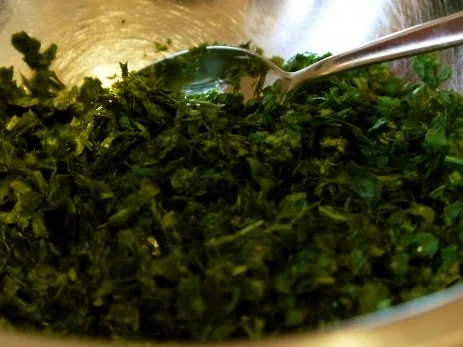 Rinderhackbällchen mit Chimichurri-Sauce - Rezept - Bild Nr. 2