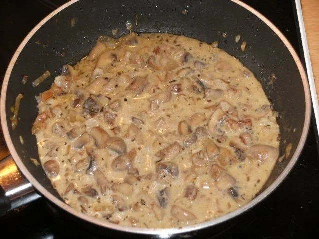 Rezept: Hauptgericht: Champignonpfanne Bild Nr. 4 Hauptgericht: Champignonpfanne - Rezept - Bild Nr. 4