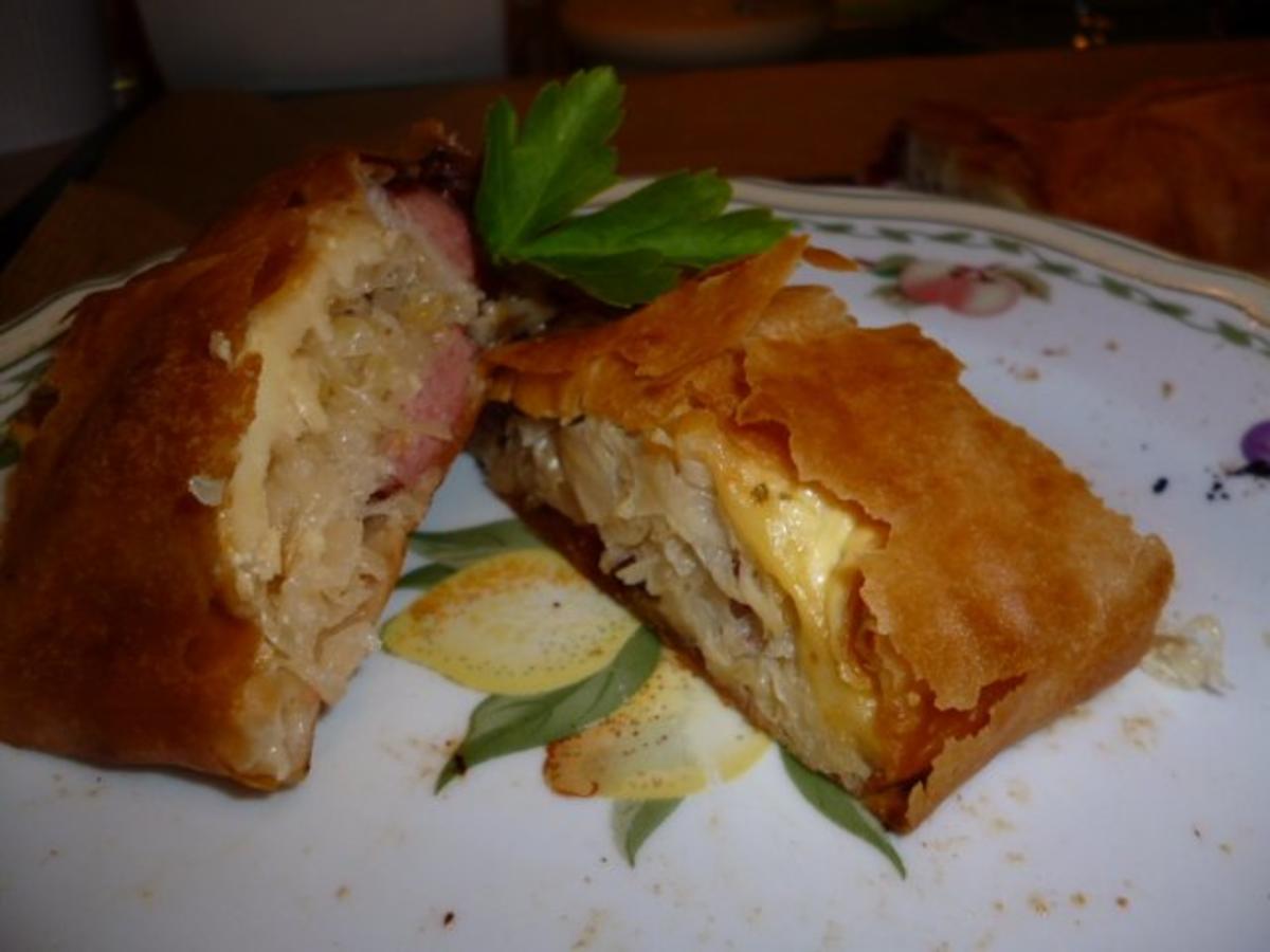 Bilder für Sauerkraut-Strudel - Rezept