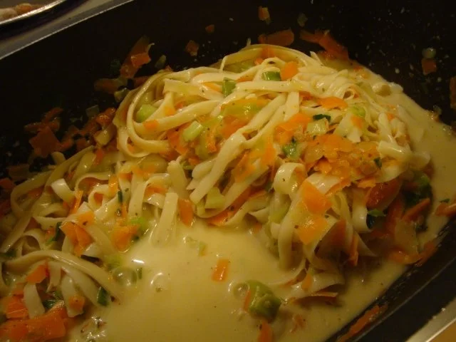 Rezept: WILDLACHS AUF GEMÜSENUDELN Bild Nr. 3 WILDLACHS AUF GEMÜSENUDELN - Rezept - Bild Nr. 3