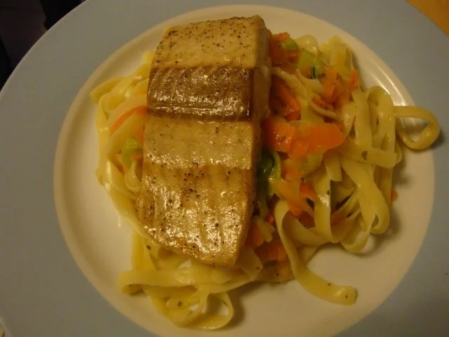 Rezept: WILDLACHS AUF GEMÜSENUDELN Bild Nr. 2 WILDLACHS AUF GEMÜSENUDELN - Rezept - Bild Nr. 2