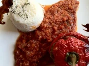 gefüllte Paprikaschoten.. mit Tomatensoße.. - Rezept