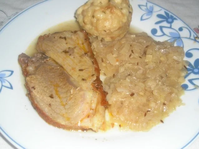 Rezept: Schweinsbraten, Knödel und Chinakohl Schweinsbraten, Knödel und Chinakohl - Rezept