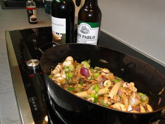 Rezept: Dünne Schweinefleischscheiben klein (vom Metzger) Fruchtig scharf Bild Nr. 5 Dünne Schweinefleischscheiben klein (vom Metzger) Fruchtig scharf - Rezept - Bild Nr. 5