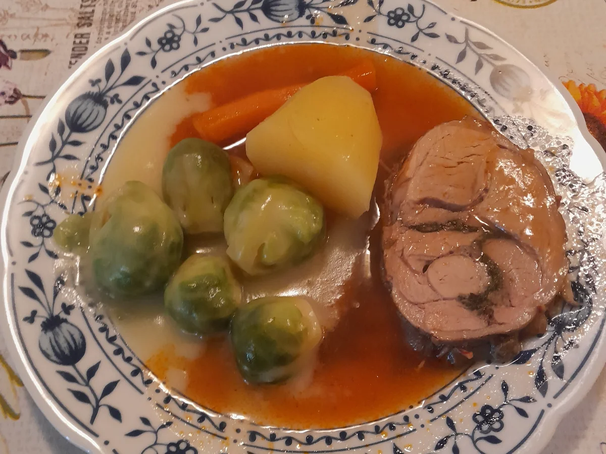 Römischer Spanferkelrollbraten     (Porcetta arrosto alla romana) - Rezept - Bild Nr. 17135