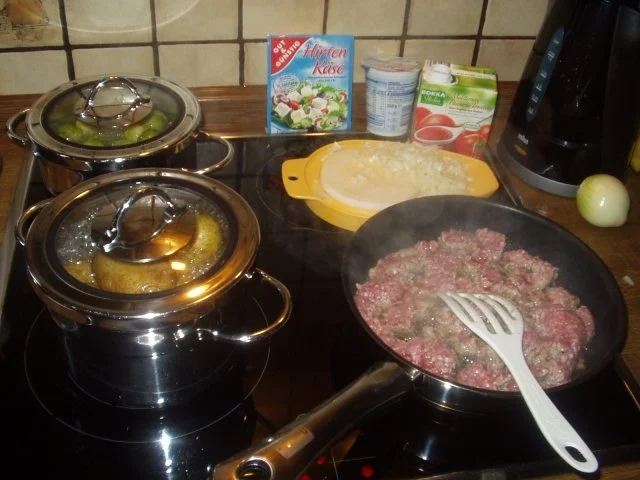 Rezept: Kartoffel-Rosenkohl-Auflauf "Akropolis" Bild Nr. 2 Kartoffel-Rosenkohl-Auflauf "Akropolis" - Rezept - Bild Nr. 2