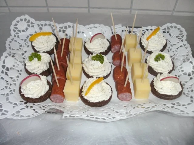 Häppchen.....passend zu Wein und Bier - Rezept