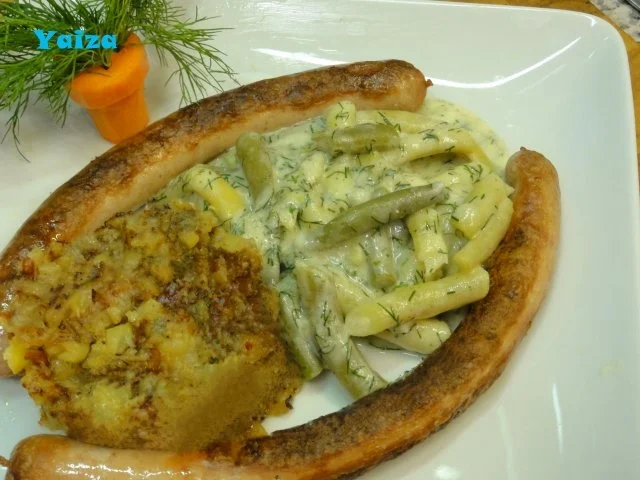 Bratwürstel, Dillfisolen und Erdäpfelschmarren - Rezept