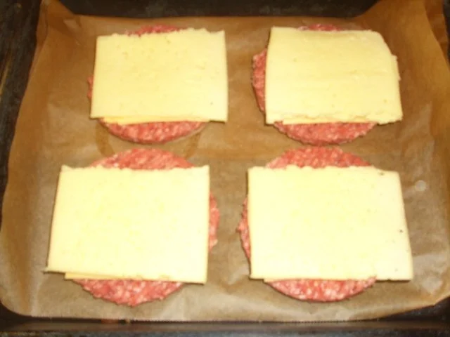 Rezept: Cheesburger Bild Nr. 4 Cheesburger - Rezept - Bild Nr. 4