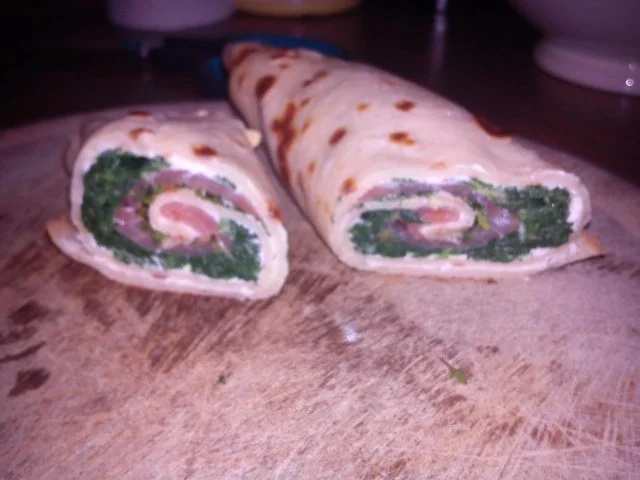 Rezept: Lachsrolle auf Feldsalat Bild Nr. 2 Lachsrolle auf Feldsalat - Rezept - Bild Nr. 2