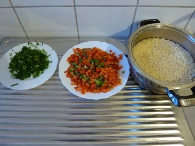 Hackfleischpfanne mit Nudelreis und Ajvar - Rezept - Bild Nr. 3