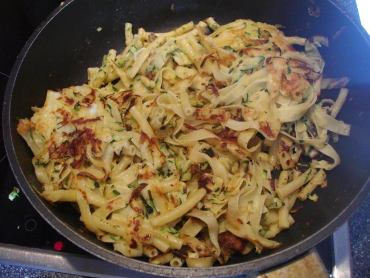Zucchini-Nudel-Rösti-Pfanne - Rezept
