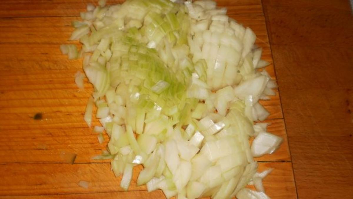 Geschmorte Rahm-Koteletts zu Bratkartoffeln - Rezept - Bild Nr. 3
