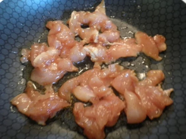 Hähnchen, Gemüse und Nudeln in Käsesoße - Rezept - Bild Nr. 3