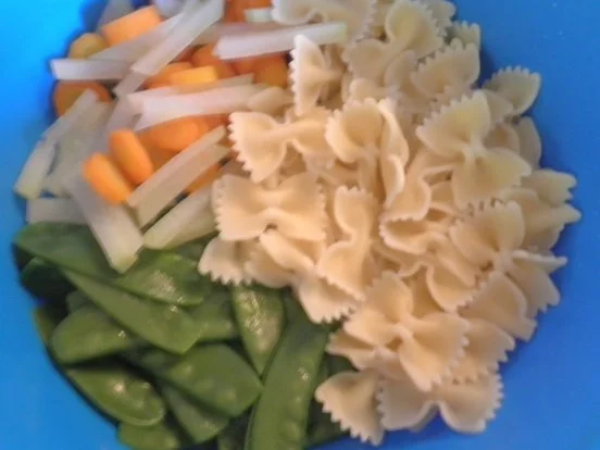 Hähnchen, Gemüse und Nudeln in Käsesoße - Rezept - Bild Nr. 4