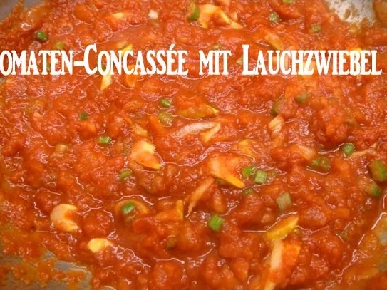 Rezept: Pochiertes Ei auf Sahnespinat-Tomaten-Concassée-Bett Bild Nr. 5 Pochiertes Ei auf Sahnespinat-Tomaten-Concassée-Bett - Rezept - Bild Nr. 5