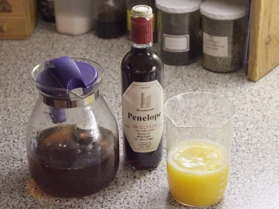 Rezept: Getränke: Glühwein selbstgebrüht Bild Nr. 3 Getränke: Glühwein selbstgebrüht - Rezept - Bild Nr. 3