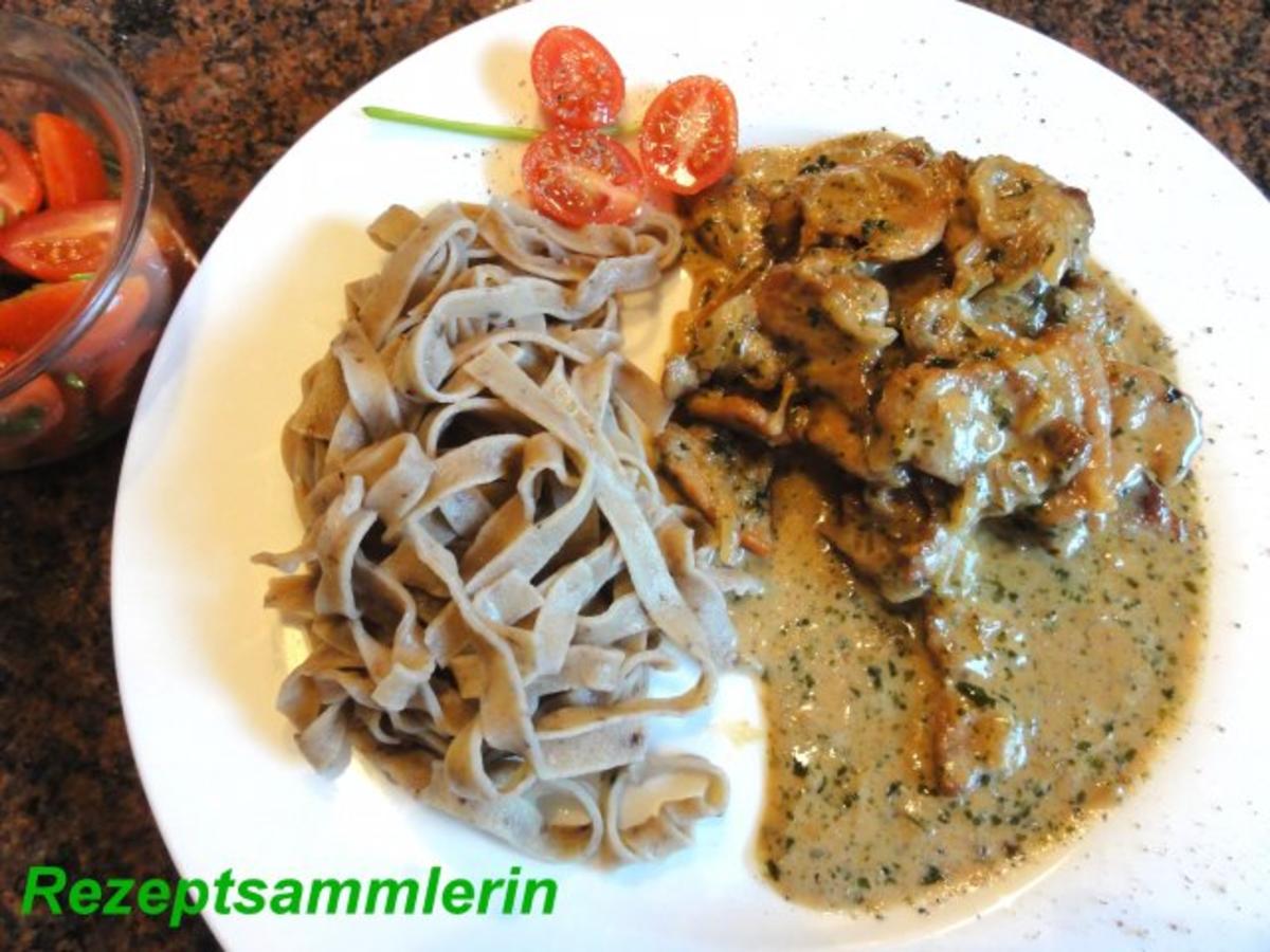 Fleisch: GESCHNETZELTES in Zwiebel Sahne Sauce - einfach - von ...