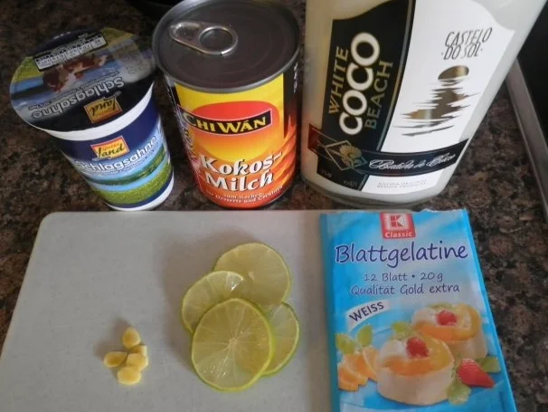 Kokos - Limetten  Panna Cotta im Schokoladenmantel auf Mangospiegel - Rezept - Bild Nr. 5