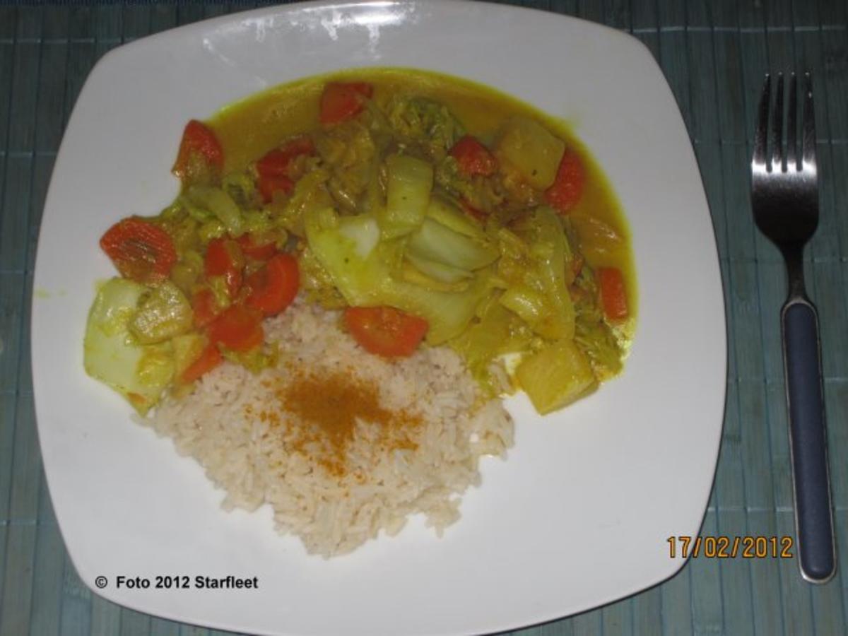 Vegetarisch : Chinakohl, Wintergemüse, Ananas mit köstlichen Currysud auf Kokos-Reis - Rezept - Bild Nr. 2