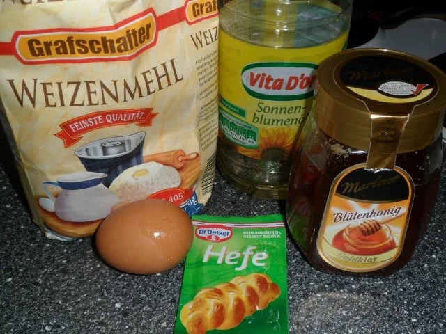 "Rosen" - Honigbrötchen - Rezept - Bild Nr. 2